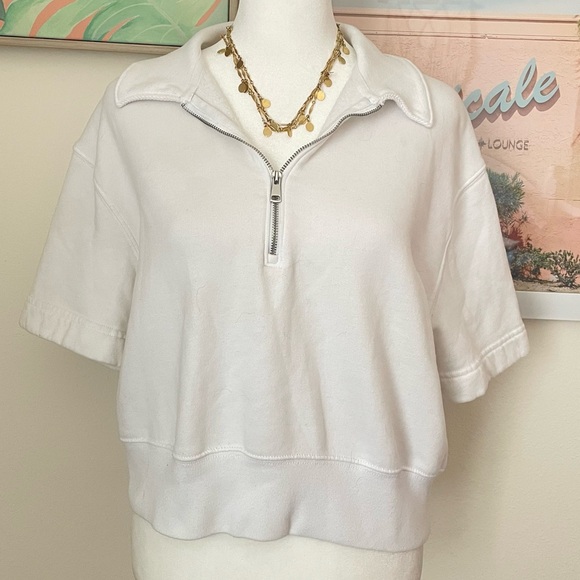Abercrombie & Fitch Quarter-Zip Short Sleeve Sweatshirt in Medium - Picture 2 of 5